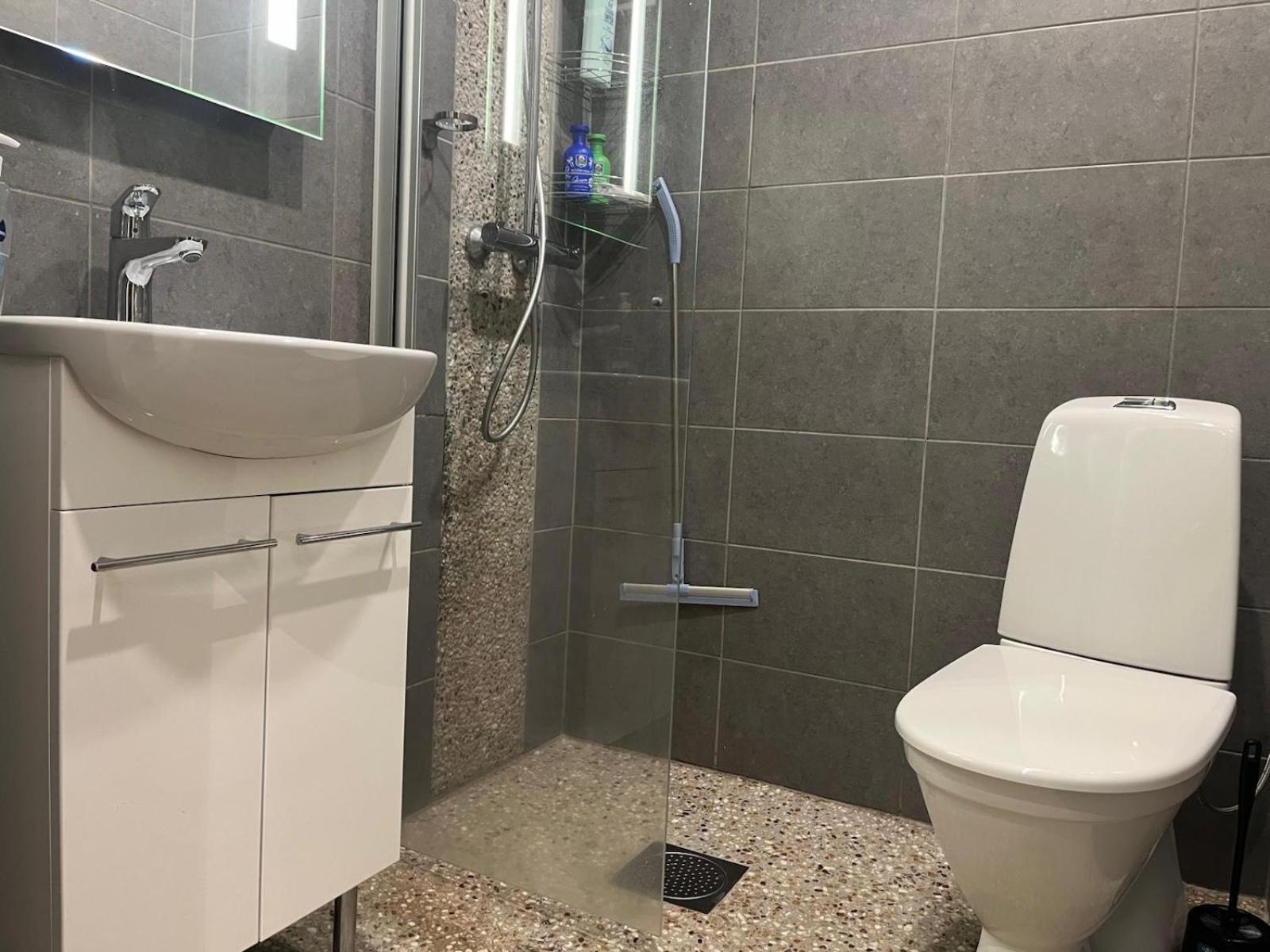 רובניימי Crystal Suites מראה חיצוני תמונה