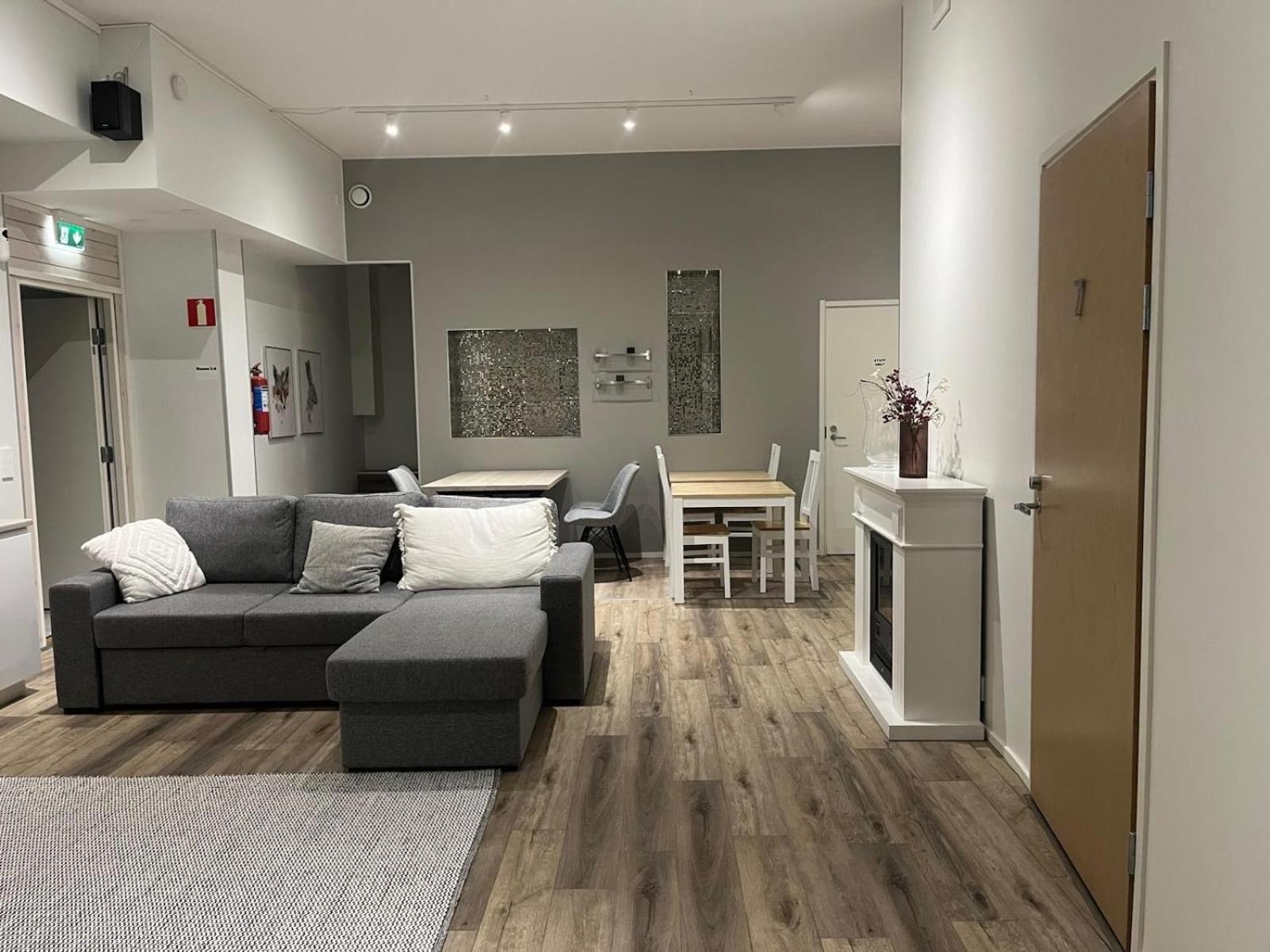 רובניימי Crystal Suites מראה חיצוני תמונה