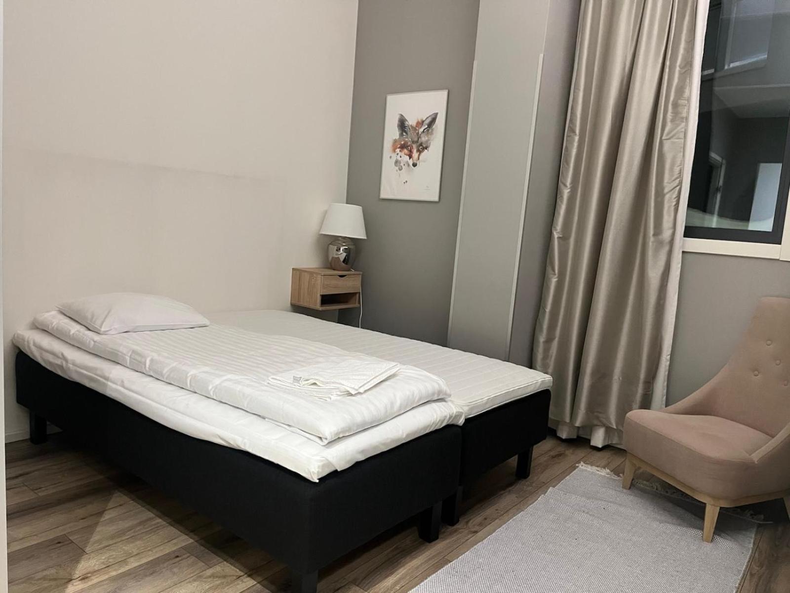 רובניימי Crystal Suites מראה חיצוני תמונה